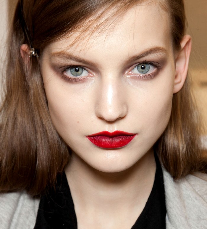 PHOTO LIFITED FROM http://boldbrightneonblue.blogspot.com/search/label/Beauty