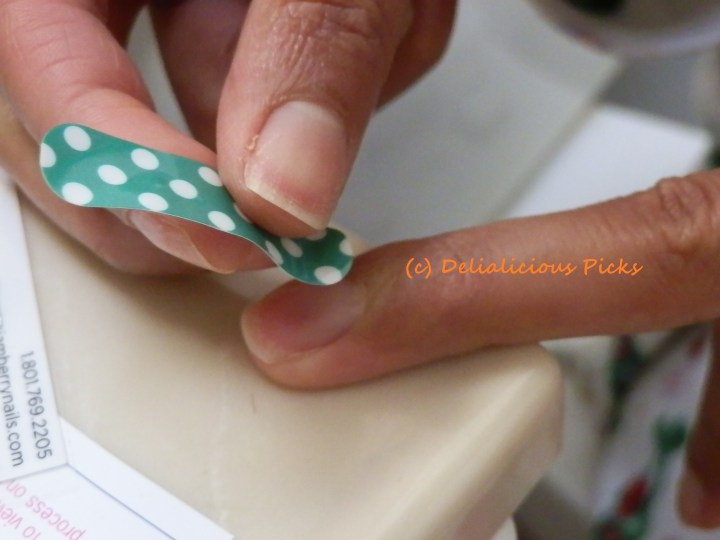 apply the nail sticker