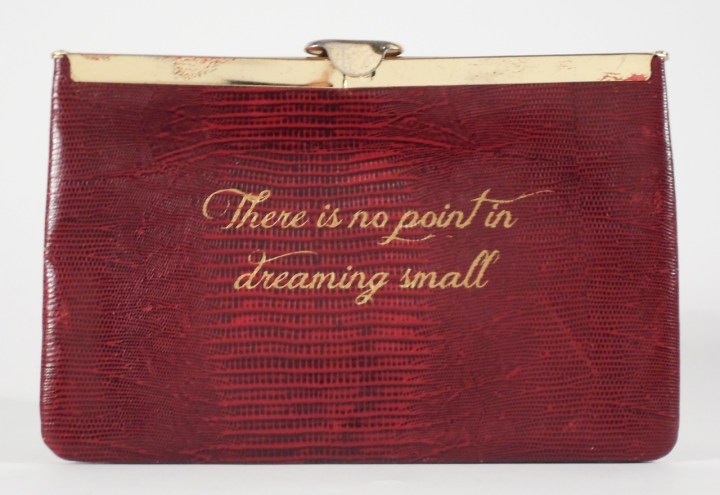 Dreaming_Red_Skin_Gold_Link__09046_1376674898_1280_1280