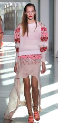 model+walking+runway+during+Antonio+Berardi+J4v6na7l0vBl