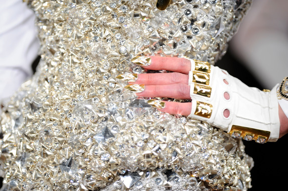 264982326,396876F57FB5A477F16