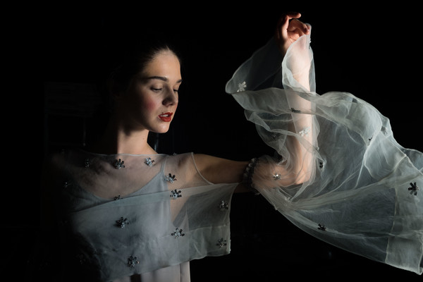 A model backstage ahead of the Amal Al Raisi show during Fashion Forward Spring/Summer 2017 at the Dubai Design District on October 23, 2016 in Dubai, United Arab Emirates. (Oct. 22, 2016 - Source: Getty Images Europe) 