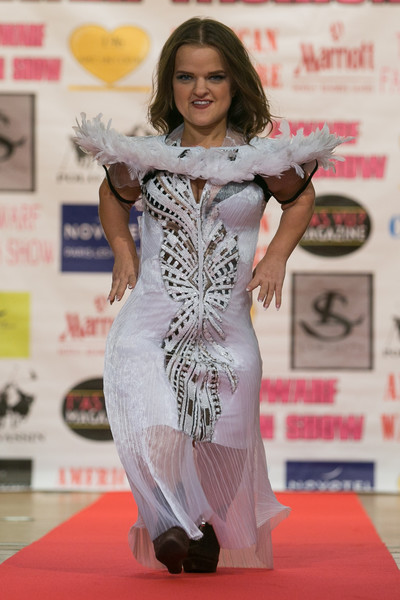 internationaldwarffashionshowtokyors58qu70tyxl